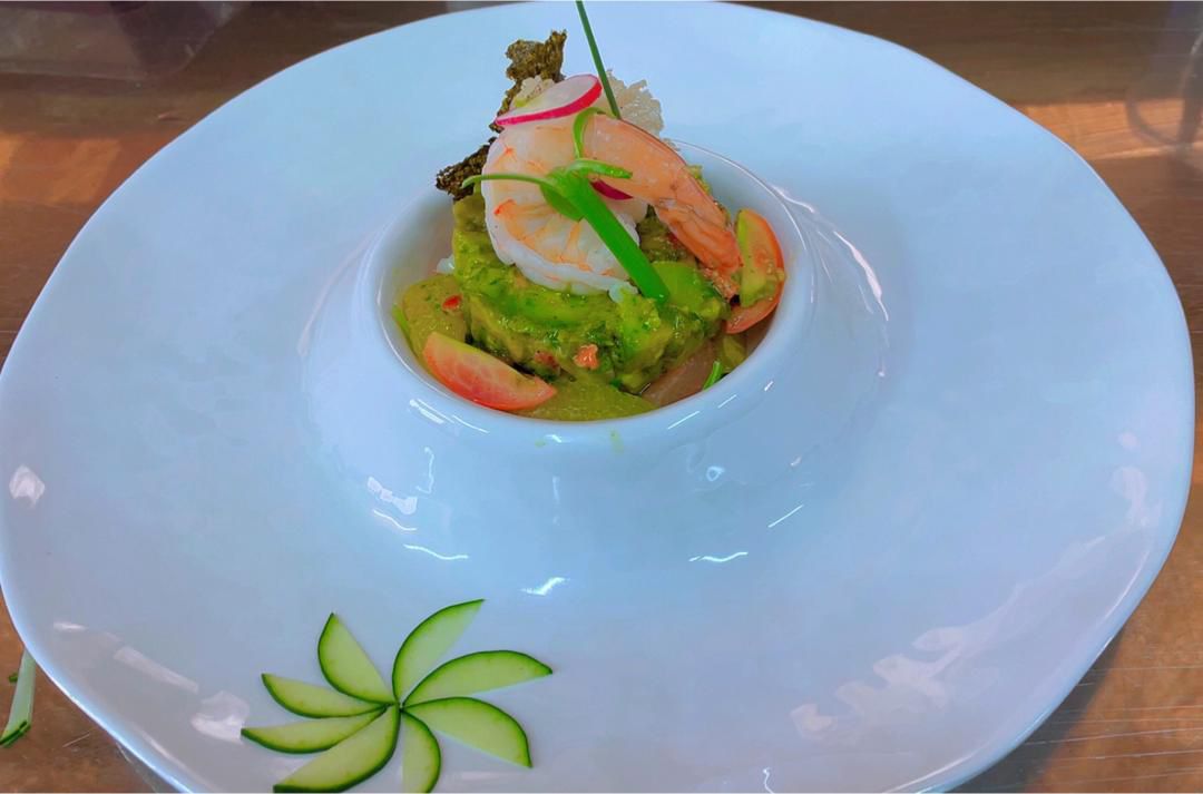 Salade d'avocat aux crevettes et ses agrumes